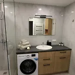 Апартаменти Warmzy - Modern 2 With Free Parking Вільнюс