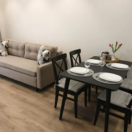 Apartment Warmzy - Modern 2 With Free Parking *