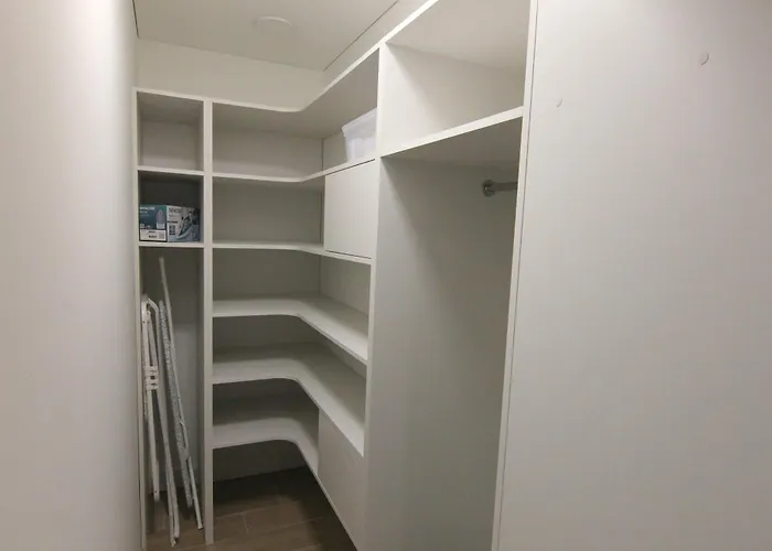 Warmzy - Modern 2 With Free Parking Lägenhet *