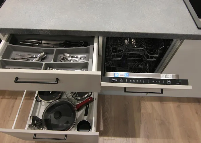 Warmzy - Modern 2 With Free Parking Lejlighed *