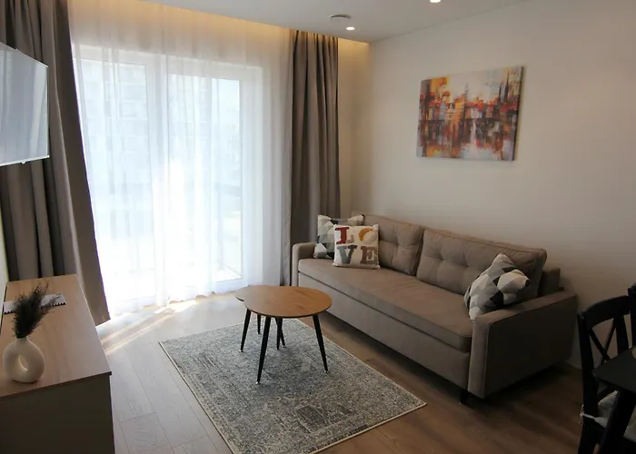 Warmzy - Modern 2 With Free Parking Lägenhet