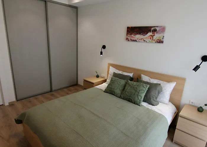 Warmzy - Modern 2 With Free Parking Lägenhet