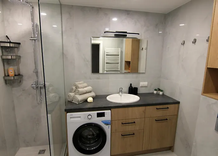 Апартаменти Warmzy - Modern 2 With Free Parking Вільнюс